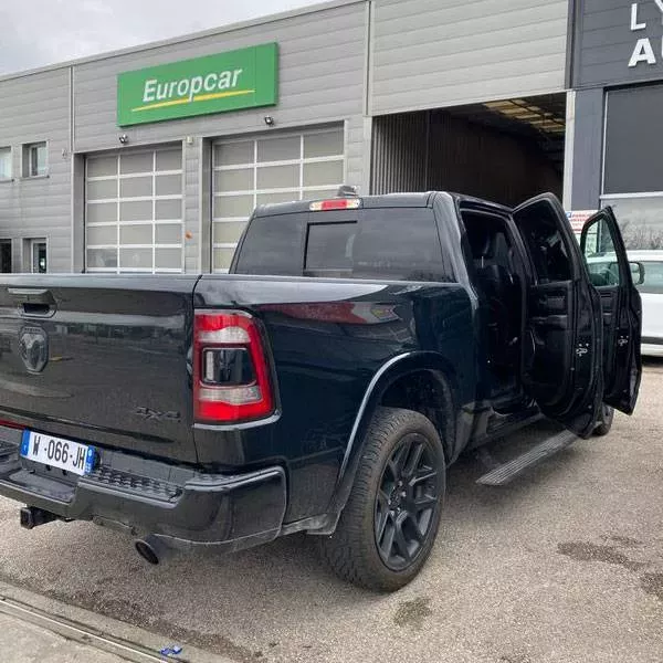 Dodge RAM 1500 Laramie FULL BLACK 5.7 V8 HEMI